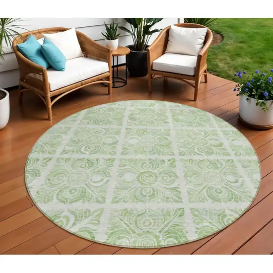 8' Artichoke Green And Mint Green Round Medallion Washable Indoor Outdoor Area Rug Photo 1