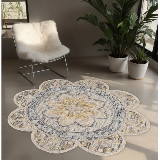 6' Beige Round Wool Floral Hand Tufted Area Rug Photo 2