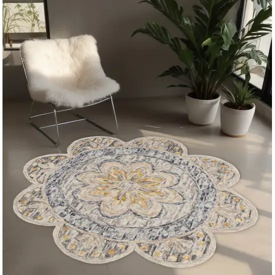 6' Beige Round Wool Floral Hand Tufted Area Rug Photo 1