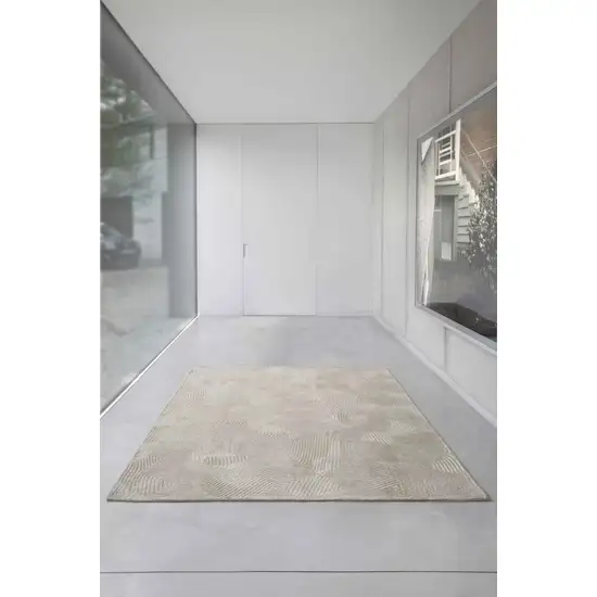 10' Beige and White Abstract Non Skid Area Rug Photo 7