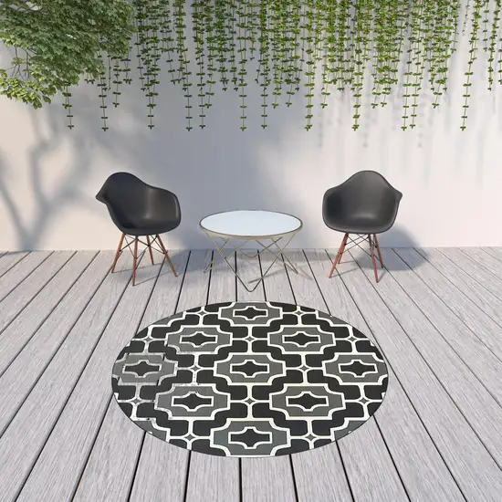 8' Black Round Geometric Stain Resistant Indoor Outdoor Area Rug Photo 3