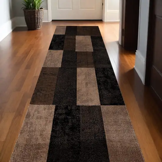 8' Brown Checkered Power Loom Runner Rug Photo 1