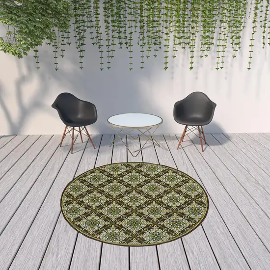 8' Brown Round Floral Stain Resistant Indoor Outdoor Area Rug Photo 3