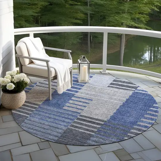 8' Denim Blue And Navy Blue Round Striped Washable Indoor Outdoor Area Rug Photo 7