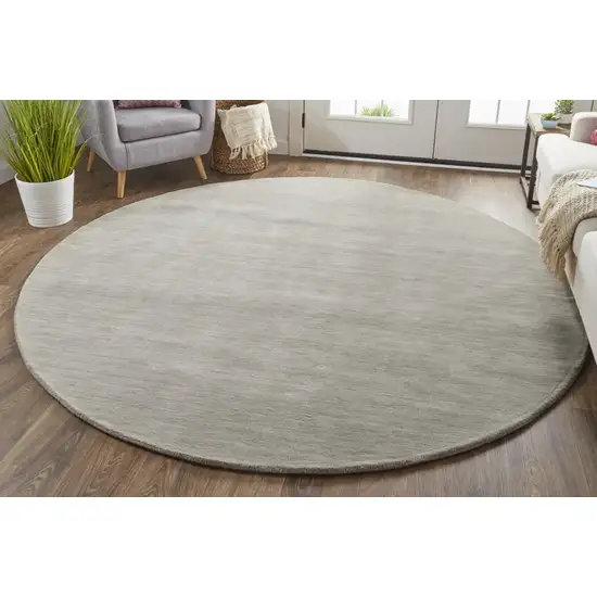 8' Gray And Ivory Round Wool Hand Woven Stain Resistant Area Rug Photo 4