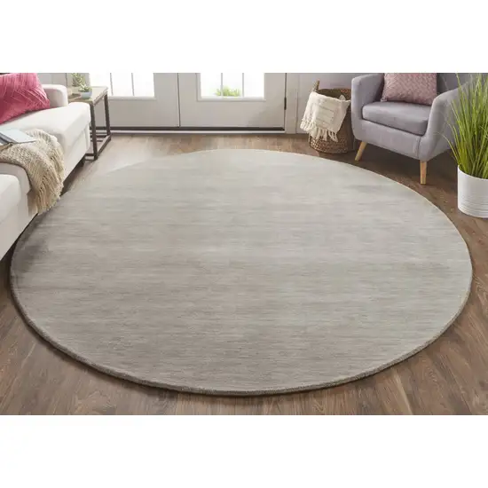 8' Gray And Ivory Round Wool Hand Woven Stain Resistant Area Rug Photo 5