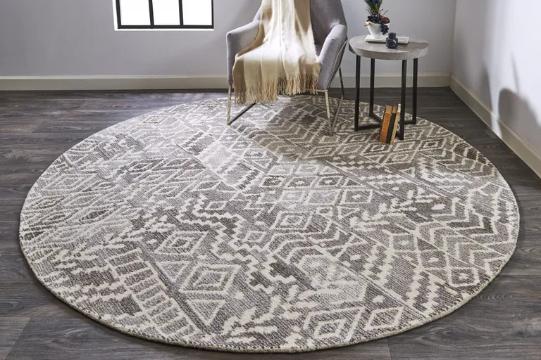 8' Gray And White Round Wool Abstract Tufted Handmade Area Rug Photo 4