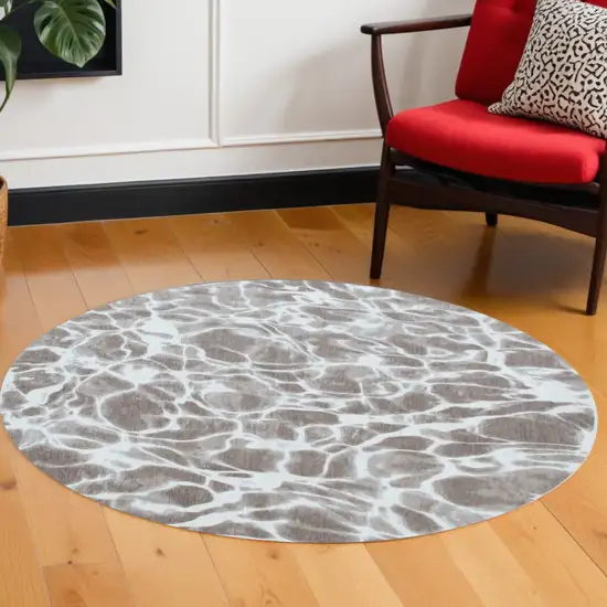 8' Gray Round Abstract Non Skid Area Rug Photo 1