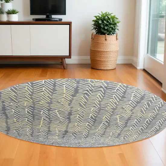 8' Gray and White Abstract Non Skid Round Rug Photo 1