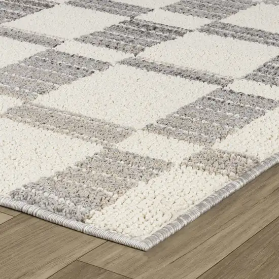 8' Gray and Beige Checkered Distressed Area Rug Photo 5