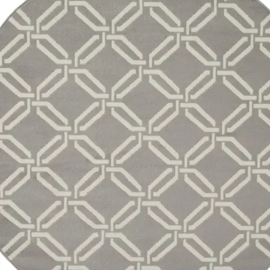 5' Gray and Beige Trellis Round Rug Photo 6