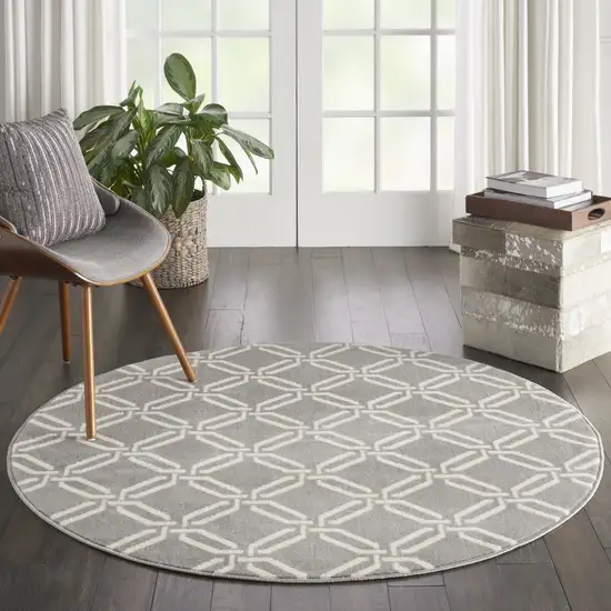 5' Gray and Beige Trellis Round Rug Photo 9