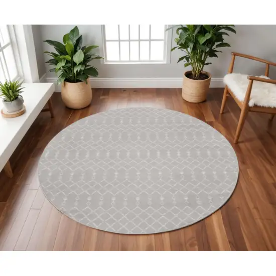 8' Gray and Ivory Geometric Round Rug Photo 1