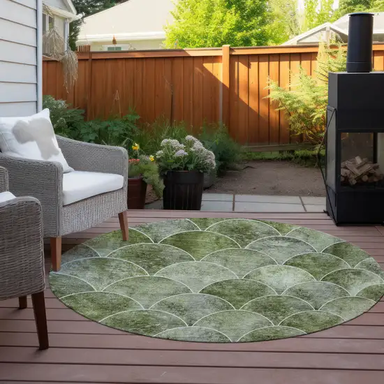 8' Green And Ivory Round Abstract Washable Indoor Outdoor Area Rug Photo 5