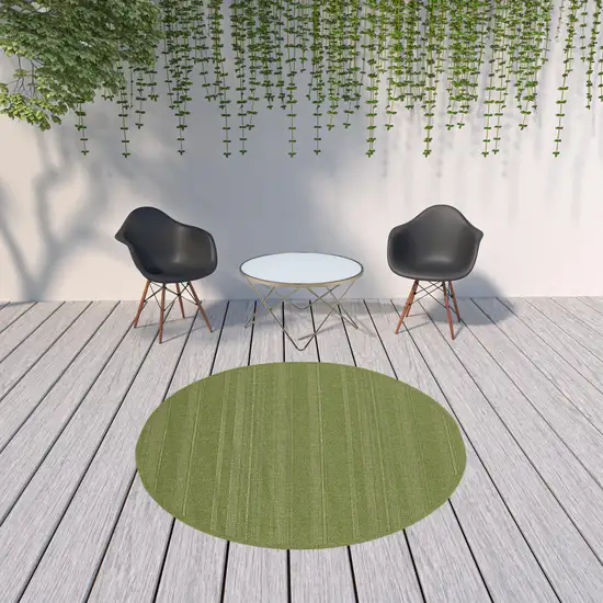 8' Green Round Stain Resistant Indoor Outdoor Area Rug Photo 3