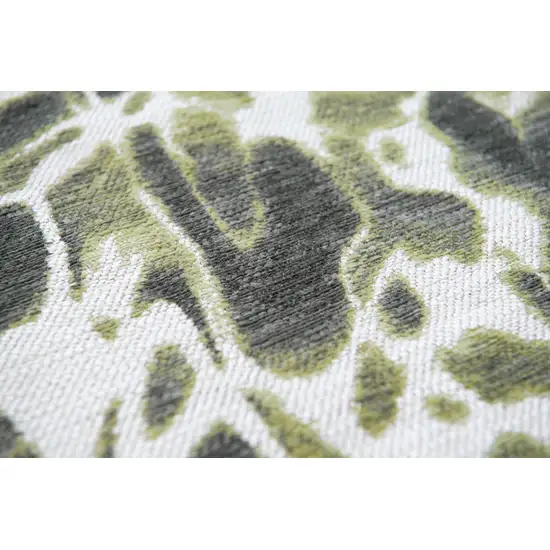 10' Green and White Abstract Non Skid Area Rug Photo 8