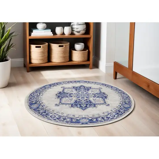 5' Ivory and Blue Floral Round Rug Photo 1