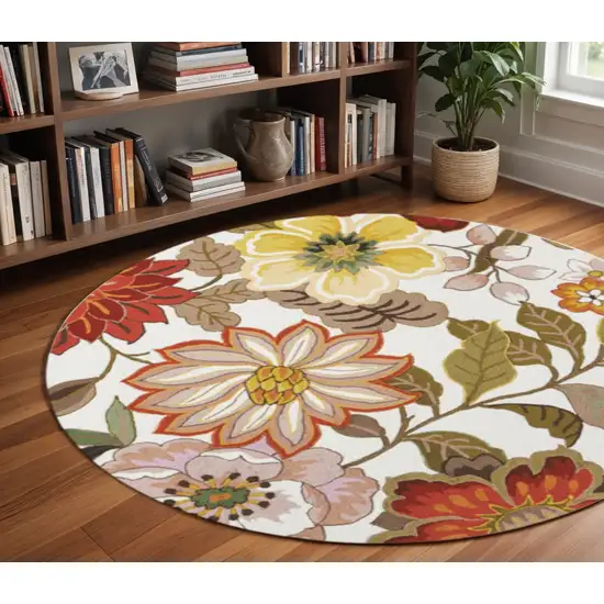 8' Ivory and Red Botanical Leaves Round Rug Photo 1