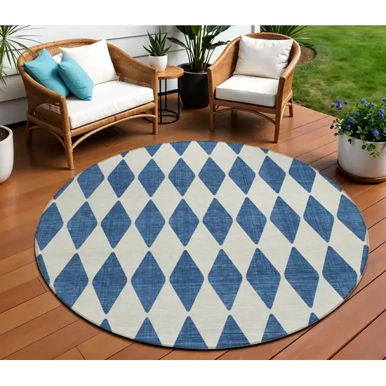 8' Navy Blue Round Geometric Washable Indoor Outdoor Area Rug Photo 1