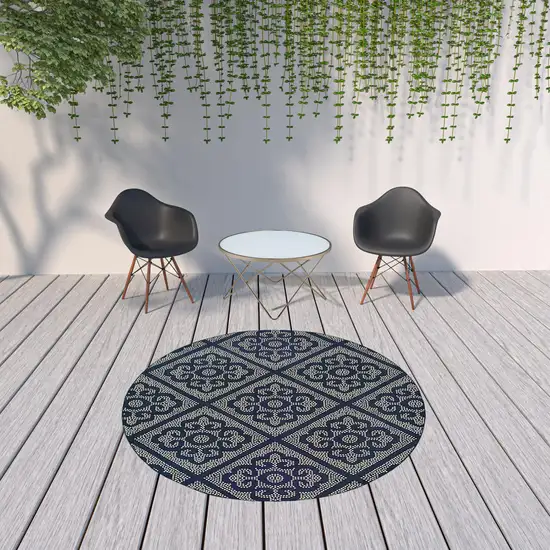 8' Navy Round Geometric Stain Resistant Indoor Outdoor Area Rug Photo 3