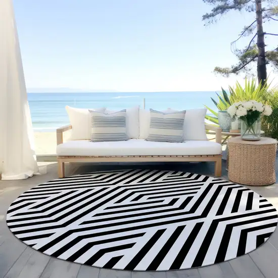 Black and White Round Geometric Washable Non Skid Indoor Outdoor Area Rug Photo 8