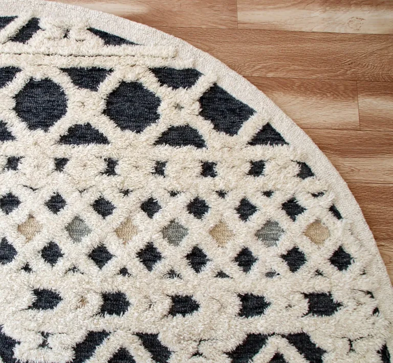 4' Round Blue and Cream Decorative Area Rug Photo 4