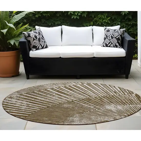 8' Round Chocolate Round Abstract Washable Non Skid Indoor Outdoor Area Rug Photo 1