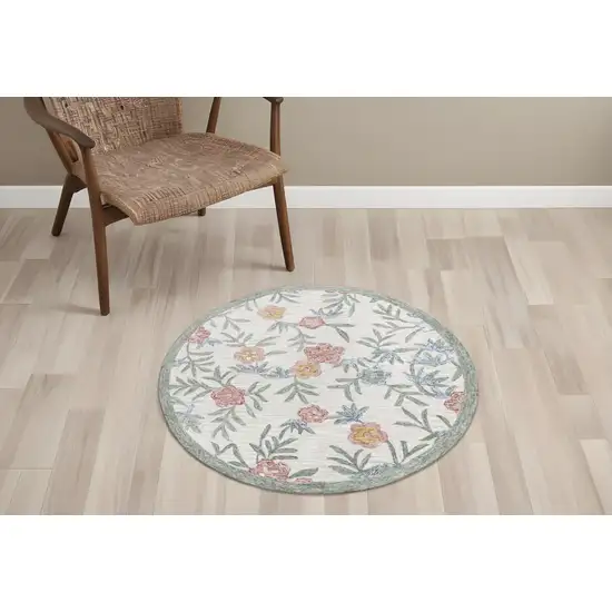 Gray Floral Traditional Area Rug Photo 2