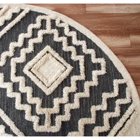 6' Round Gray and Cream Geometric Area Rug Photo 3