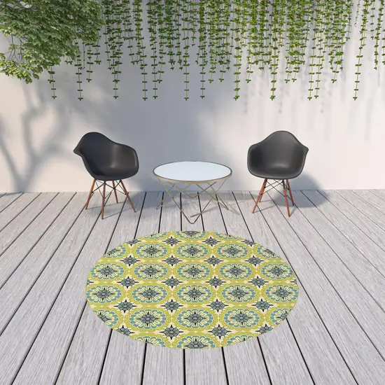 8' Round Green Round Floral Stain Resistant Indoor Outdoor Area Rug Photo 2