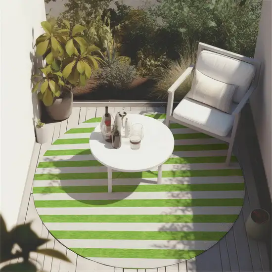 8' Round Green and White Round Striped Washable Non Skid Indoor Outdoor Area Rug Photo 8