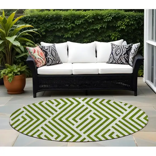 8' Round Lime Green and White Round Geometric Washable Non Skid Indoor Outdoor Area Rug Photo 1