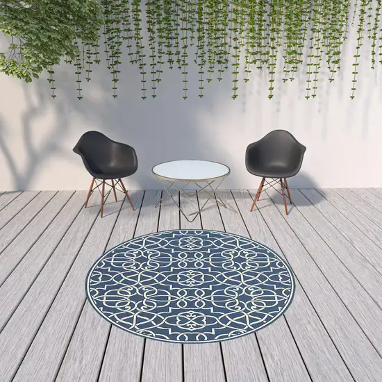 8' Round Navy Round Geometric Stain Resistant Indoor Outdoor Area Rug Photo 2