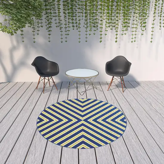 8' Round Navy Round Geometric Stain Resistant Indoor Outdoor Area Rug Photo 2