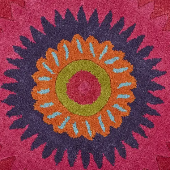 5' Round Pink Floral Edged Area Rug Photo 2