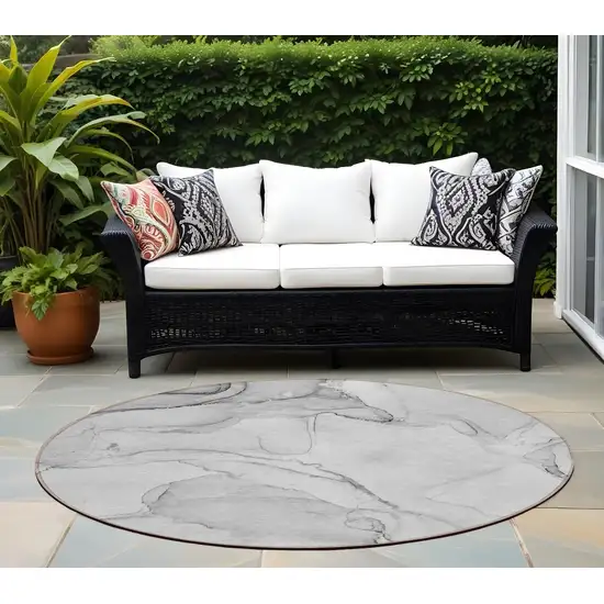 8' Round Silver Round Abstract Washable Non Skid Indoor Outdoor Area Rug Photo 1