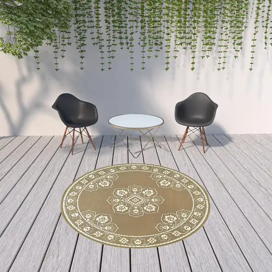 8' Round Tan Round Oriental Stain Resistant Indoor Outdoor Area Rug Photo 2