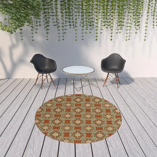 8' Rust Round Floral Stain Resistant Indoor Outdoor Area Rug Photo 3