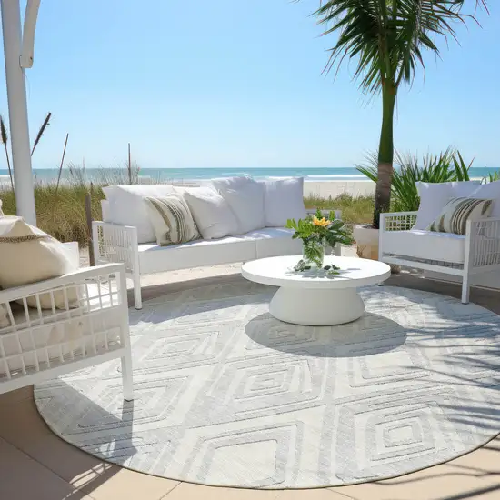 8' Silver And Ivory Round Geometric Washable Indoor Outdoor Area Rug Photo 8