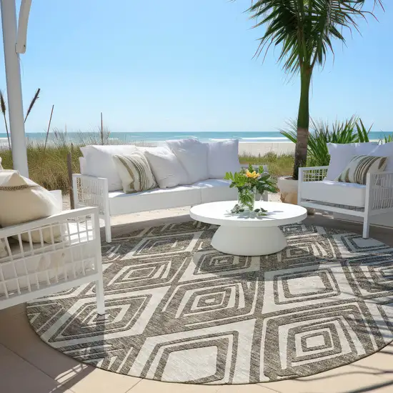 8' Taupe And Beige Round Geometric Washable Indoor Outdoor Area Rug Photo 7