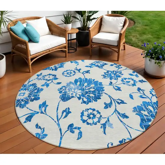 8' White And Denim Blue Round Floral Washable Indoor Outdoor Area Rug Photo 1