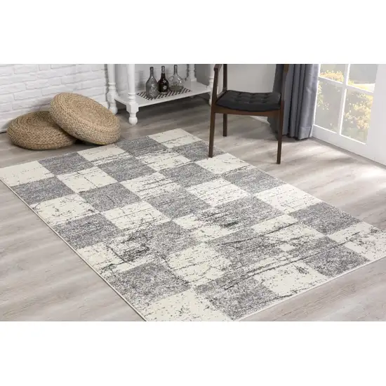 5' White Round Checkered Power Loom Area Rug Photo 7