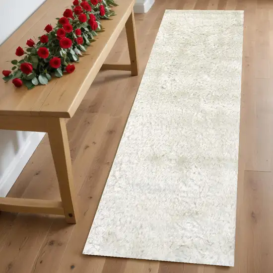 6' White Shag Hand Tufted Runner Rug Photo 1