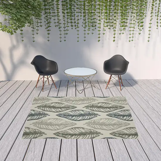 6' X 9' Beige Floral Stain Resistant Indoor Outdoor Area Rug Photo 2