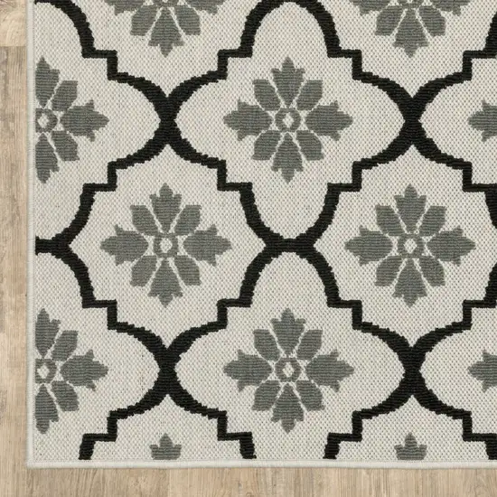 2' X 7' Beige Geometric Stain Resistant Indoor Outdoor Area Rug Photo 5