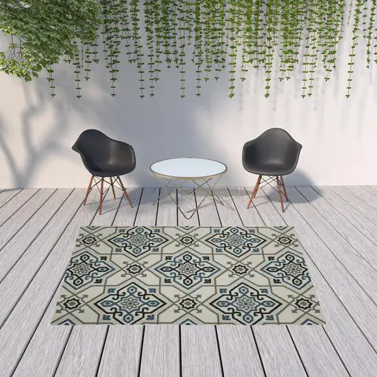 6' X 9' Beige Oriental Stain Resistant Indoor Outdoor Area Rug Photo 2