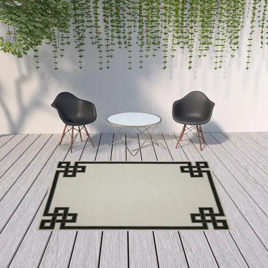 6' X 9' Beige Stain Resistant Indoor Outdoor Area Rug Photo 2