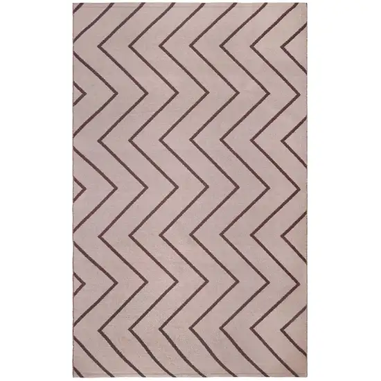 5' X 7' Beige Waves Stain Resistant Indoor Outdoor Area Rug Photo 1