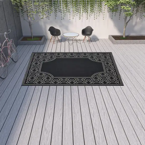 9' X 13' Black Stain Resistant Indoor Outdoor Area Rug Photo 2