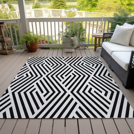 3' X 5' Black and White Geometric Washable Non Skid Indoor Outdoor Area Rug Photo 9